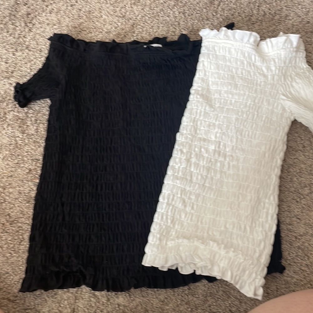 COPY - NWT Sz 14/16 Eloquii smocked off shoulder top